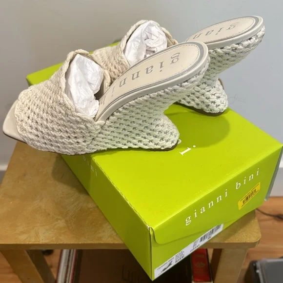 New in box crochet wedged heel slides - Picture 2 of 3